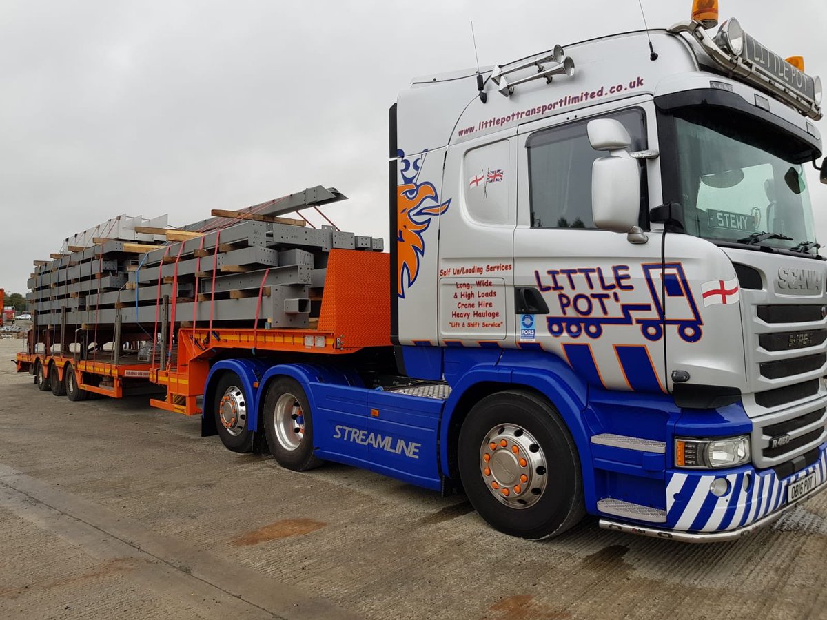 LittlePotTpt's tweet photo. OB16 POT delivering to Coombe Wood School, Croydon yesterday #LittlePot #Scania #Roadhaulage #generalhaulage #transport #SilverFORS #FORS #stepframetrailer #London #Faymonville https://t.co/l8bPEp9P8p