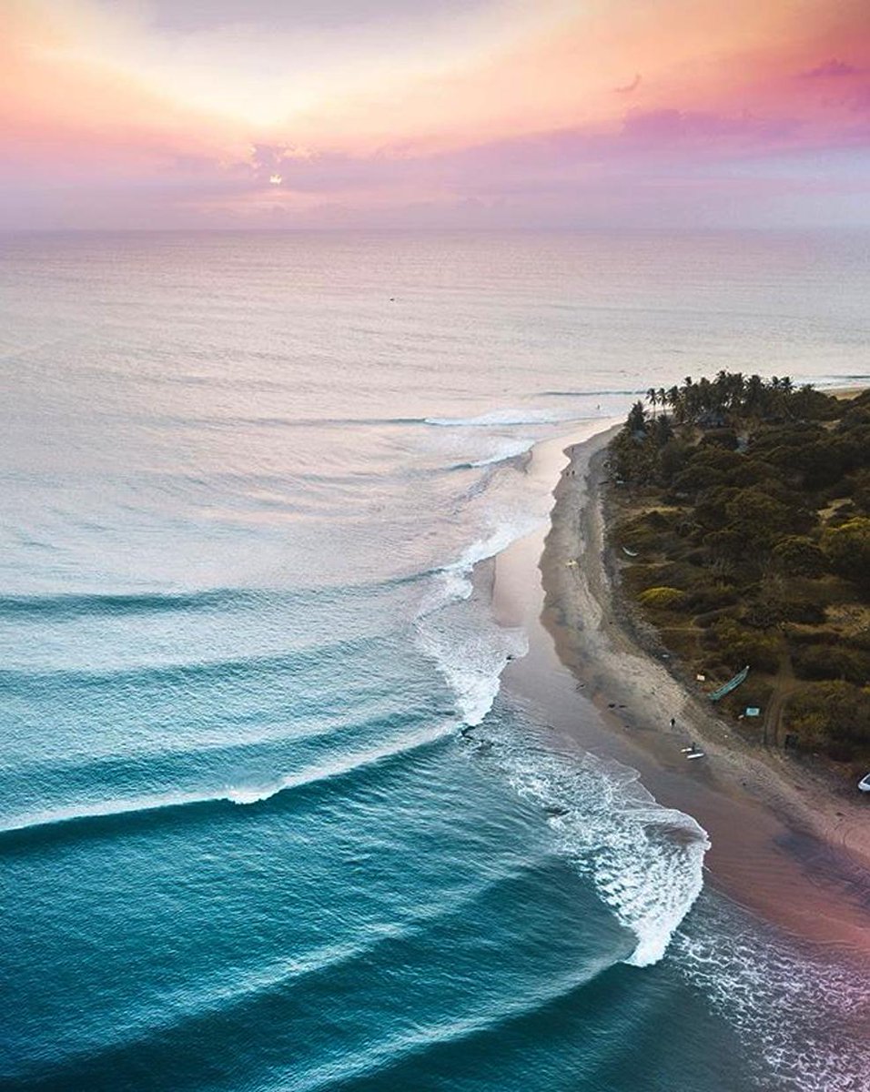 knowSLfeed's tweet photo. The coastal city of Arugam Bay may be a mellow, laid back city, but certainly shows up with its quality surf breaks along its sun kissed beaches. More at https://t.co/p5ZROjpPNi or the KNOWSL APP.

By: @yns_zng. #SriLanka #LKA #Travel #KNOWSRILANKA #KNOWSL #surf #Beach https://t.co/35mWcgQ8TU