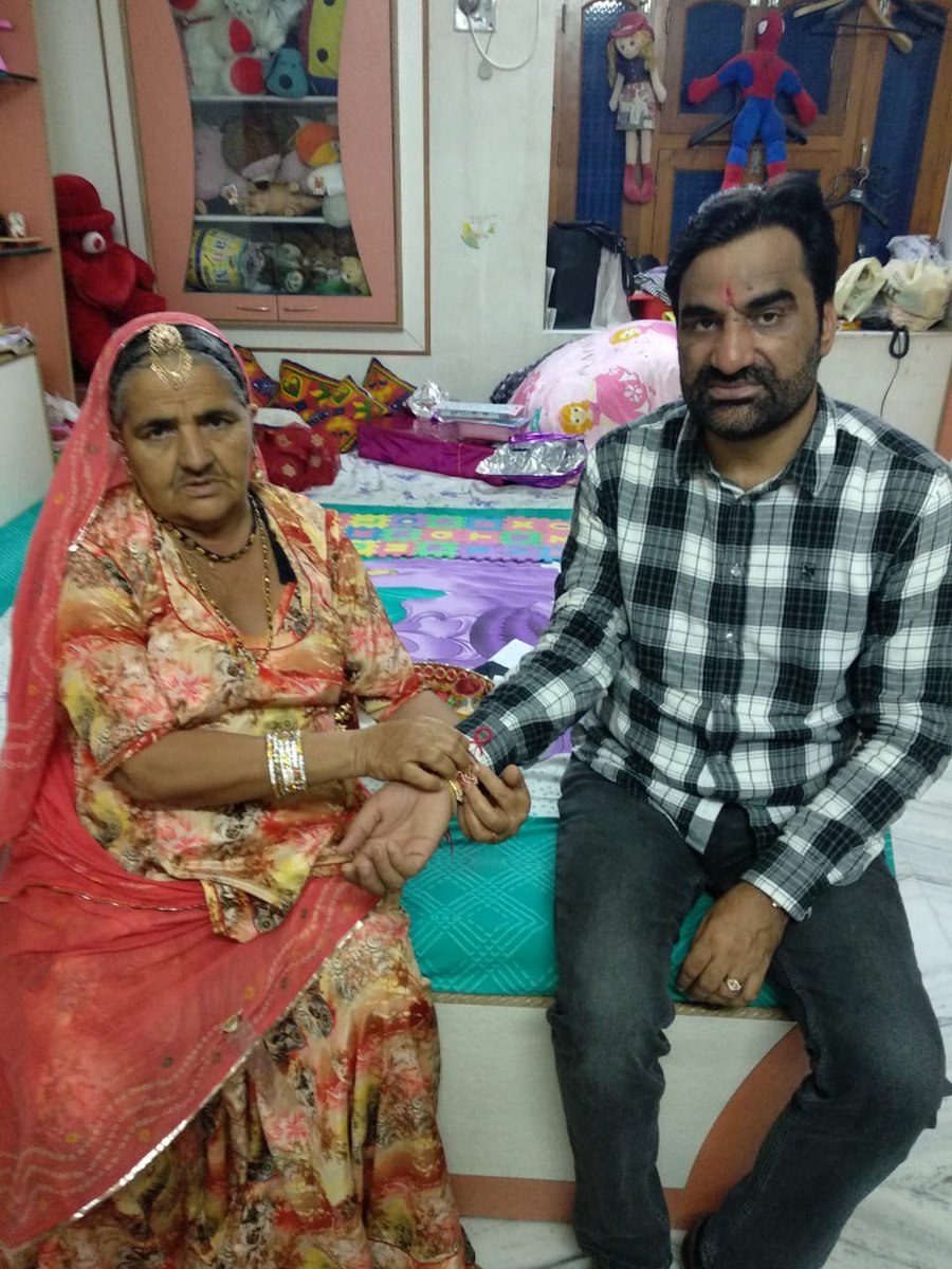 hanumanbeniwal's tweet photo. घर पर रक्षा बंधन का पर्व मनाया,आप सभी को इस पावन पर्व की शूभकामनाएँ !
#HappyRakshaBandhan2019 https://t.co/cBDrBeSgE1