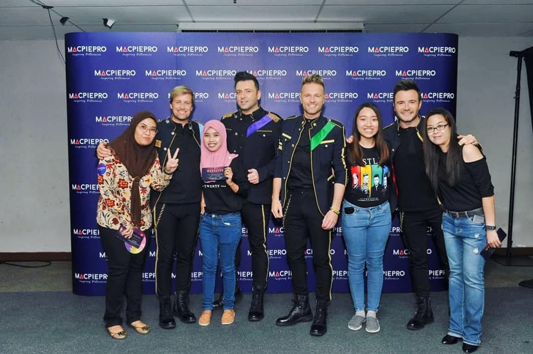 zulianazaries's tweet photo. DREAMS COME TRUE! 

I waited 18yrs for this moment. Thank you @westlifemusic 😍💃❤

#TheTwentyTour
#WESTLIFEinMY
#WESTLIFEinKL https://t.co/5KLn0w5EEn