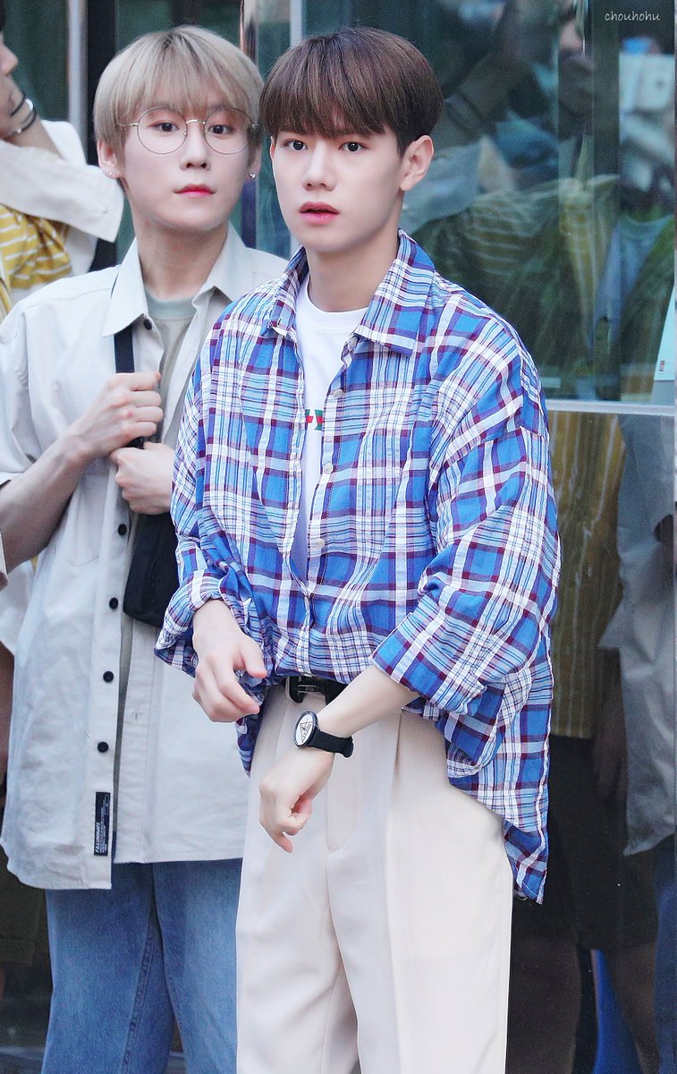 950123net's tweet photo. 190809 뮤직뱅크 출근길
#D1CE #디원스 #조용근 #깨워 #Wake_up #Roll_the_World @officialD1CE https://t.co/ze7qRrNcOw