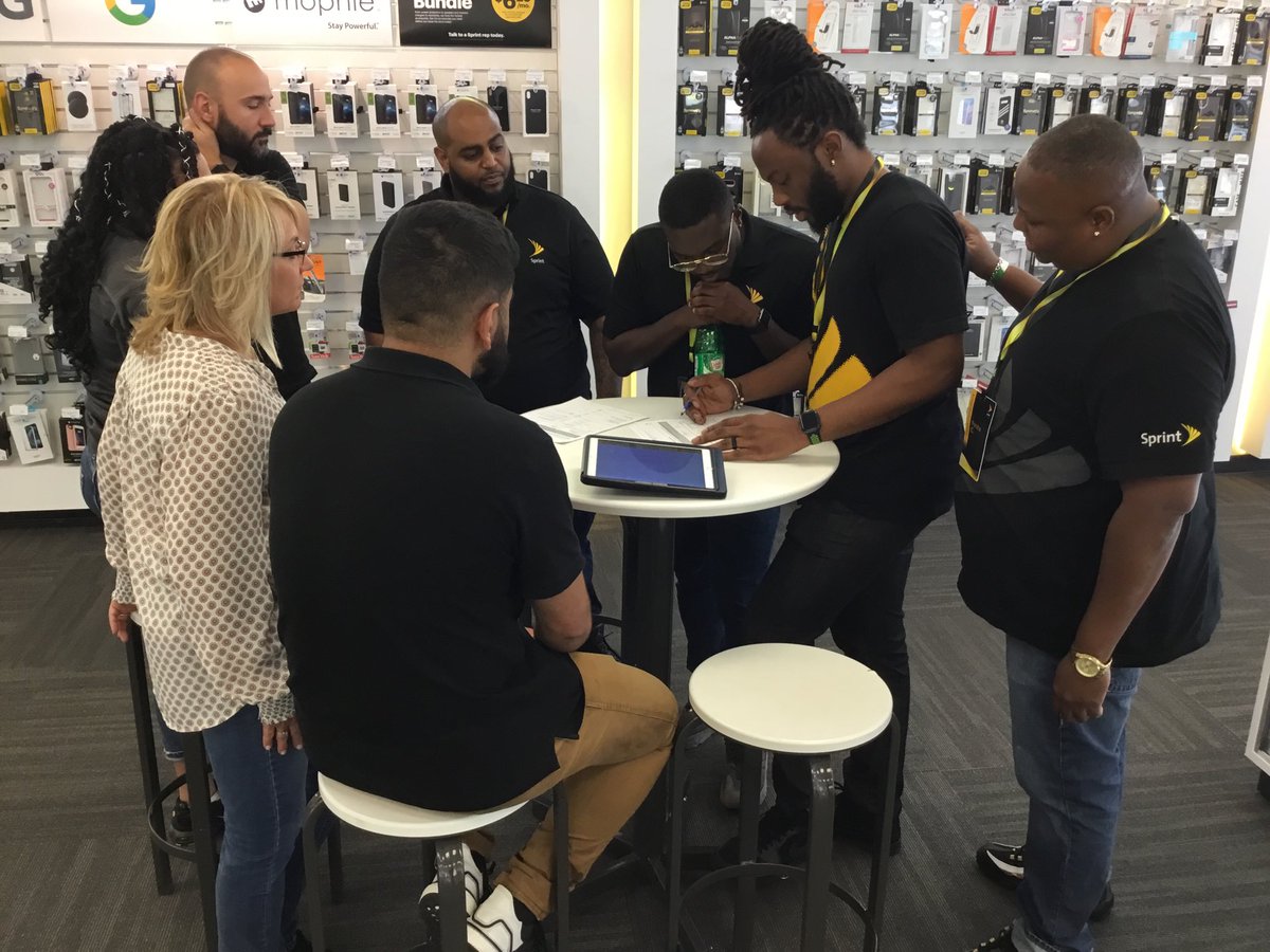 SharonDeckerNE's tweet photo. The Dorchester Team practices clear and detailed review of the Bill Estimate Customer Summary! #MyTurn #ReduceBounce #SetClearExpectations @DRuffSprint @Chidalgosaez @KenMcquiller @belsky1127 @sprintNEregion https://t.co/ZdfFUWXdxX
