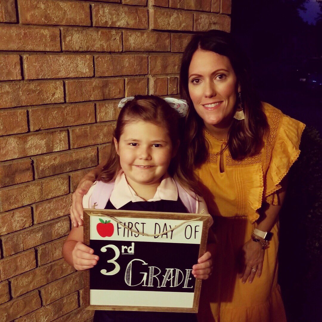 mcookteach's tweet photo. First Day!π #firstdaybraves @NES_Braves https://t.co/gbRmFipaZq