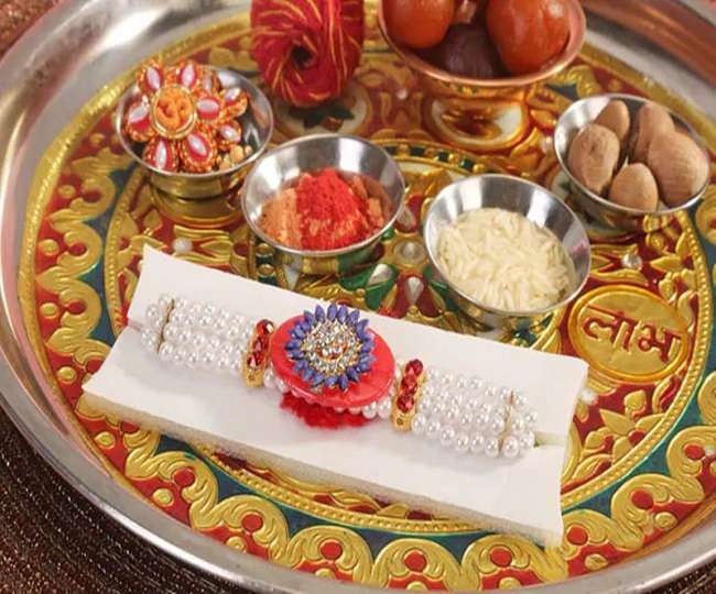 realRajan's tweet photo. नेह-दुलार के प्रतीक-पर्व #रक्षा_बंधन की हार्दिक शुभकामनाएँ 💐 

#रक्षाबंधन #HappyRakshabandhan https://t.co/KDMFUT9qTf