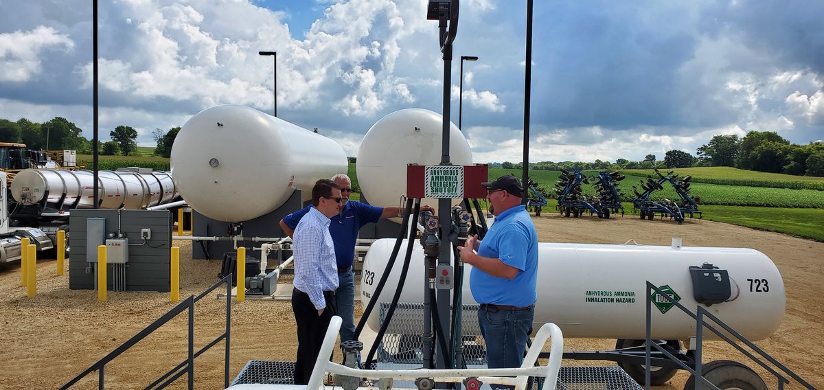 ILFERTCHEM's tweet photo. IFCA would like to thank Rep. Andrew Chesney for touring Stephenson County FS in Lena yesterday. Had greats discussions on anhydrous ammonia, trucking regulations, taxes and Illinois's business climate.

#agretailers #Fertilizer #agretail #friendofag @AndrewChesneyIL @GMKGovtRel https://t.co/Vi3Tw1hE45