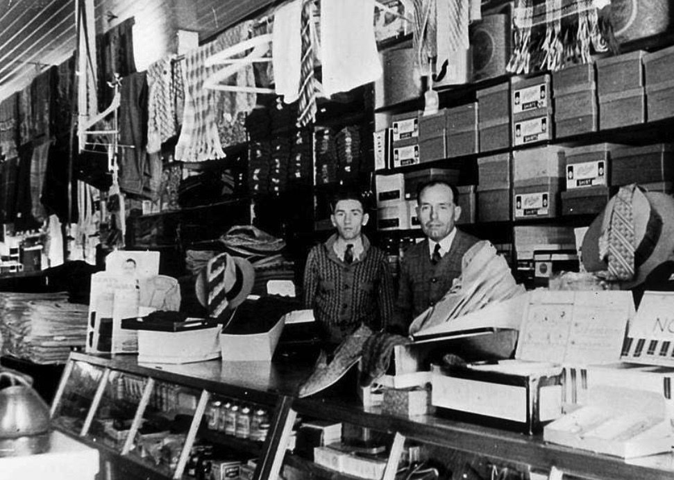 Some Things Are Better Left On The Shelf….. orthotics.live/2019/08/15/som…