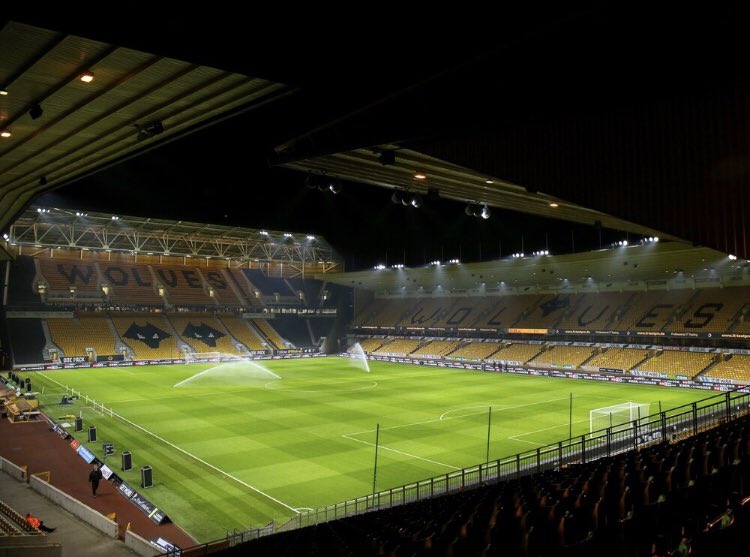 Спортс 6. Стадион Molineux Stadium. Стадион «Молинью», Вулвергемптон. Wolverhampton стадион. Wolverhampton Wanderers стадион.