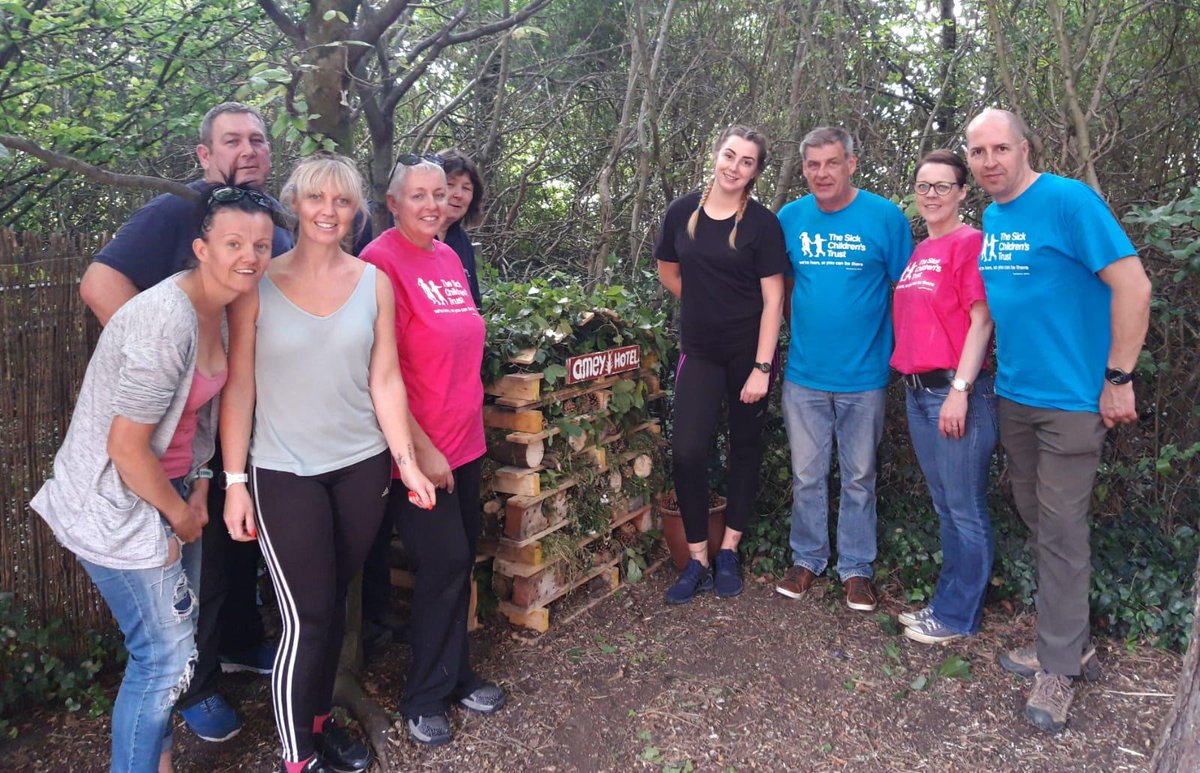 AmeyLtd's tweet photo. Our housing teams from #RAFWyton and #ColchesterGarrison recently volunteered at Addenbrook’s Hospital in Cambridge sprucing up their gardens - great work #TeamAmey 👍 https://t.co/4jRjiP3DY6