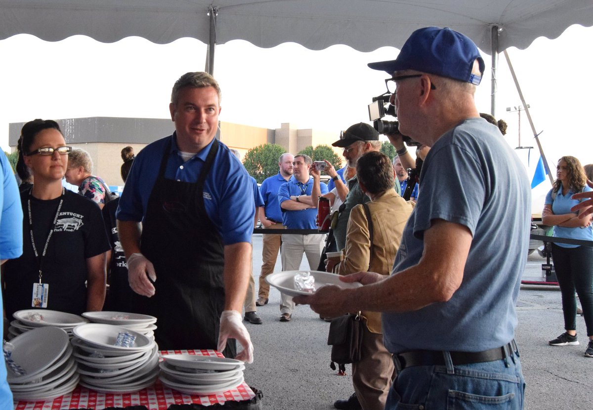 kystatefair's tweet photo. Celebrating the start of #kystatefair with the farmers who make it possible at the Kentucky Commodity Breakfast! #kyag365 https://t.co/JNjDvc6uE8
