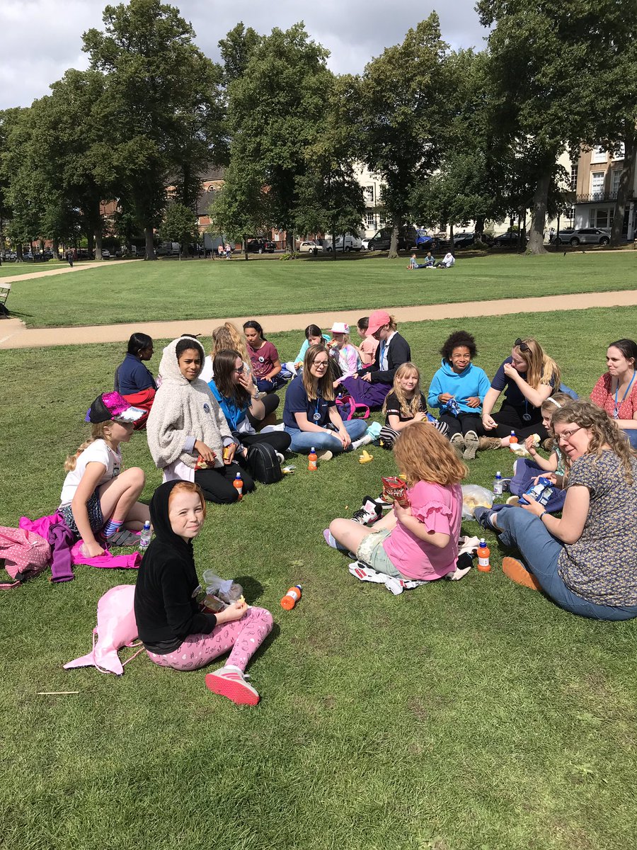 SUSpotTheDiff's tweet photo. The sun is shining as we eat lunch in Leamington Spa!! (Everyone else is too busy eating to have their photo taken!! 😂) https://t.co/7xESZ79vFZ
