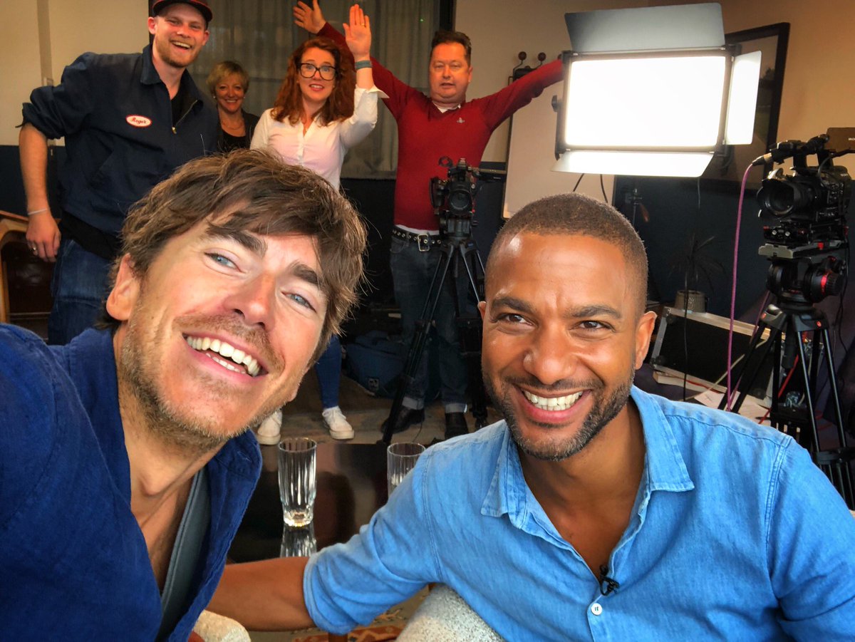 Just had a great chat with the brilliant (and remarkably youthful!) <a href="/SeanFletcherTV/">Sean Fletcher</a> and lovely team from <a href="/bbcsml/">BBCSundayMorningLive</a> - I really really enjoyed it thanks all
