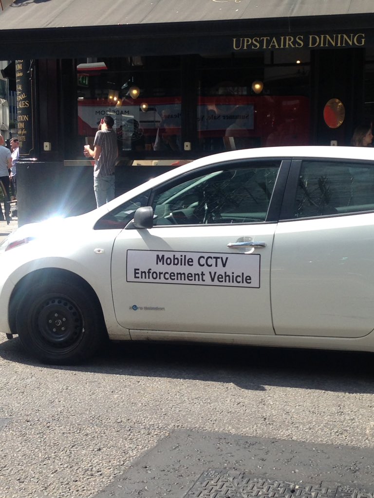 COLRipoff2017's tweet photo. @LondonTaxiRadio @cityoflondon @Squarehighways We asked yesterday a Camera on a tripod sitting inside the car  Does that count as a Camera Car.   Could we all park on yellow lines with a Dash Cam and get away with it ?? @Squarehighways @cityoflondon  go missing when they get found out https://t.co/Z0FWCMH6WS