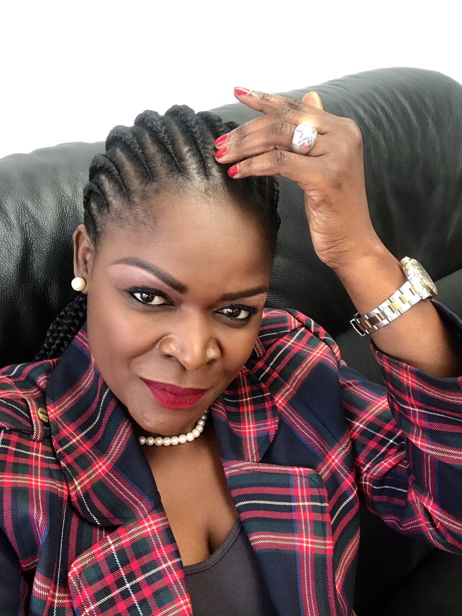 SuzannaOwiyo's tweet image. Bye bye to combing my hair every morning.. It’s a good break courtesy of Caroline Muthoni #conrows #africanbraids #africanhairstyles