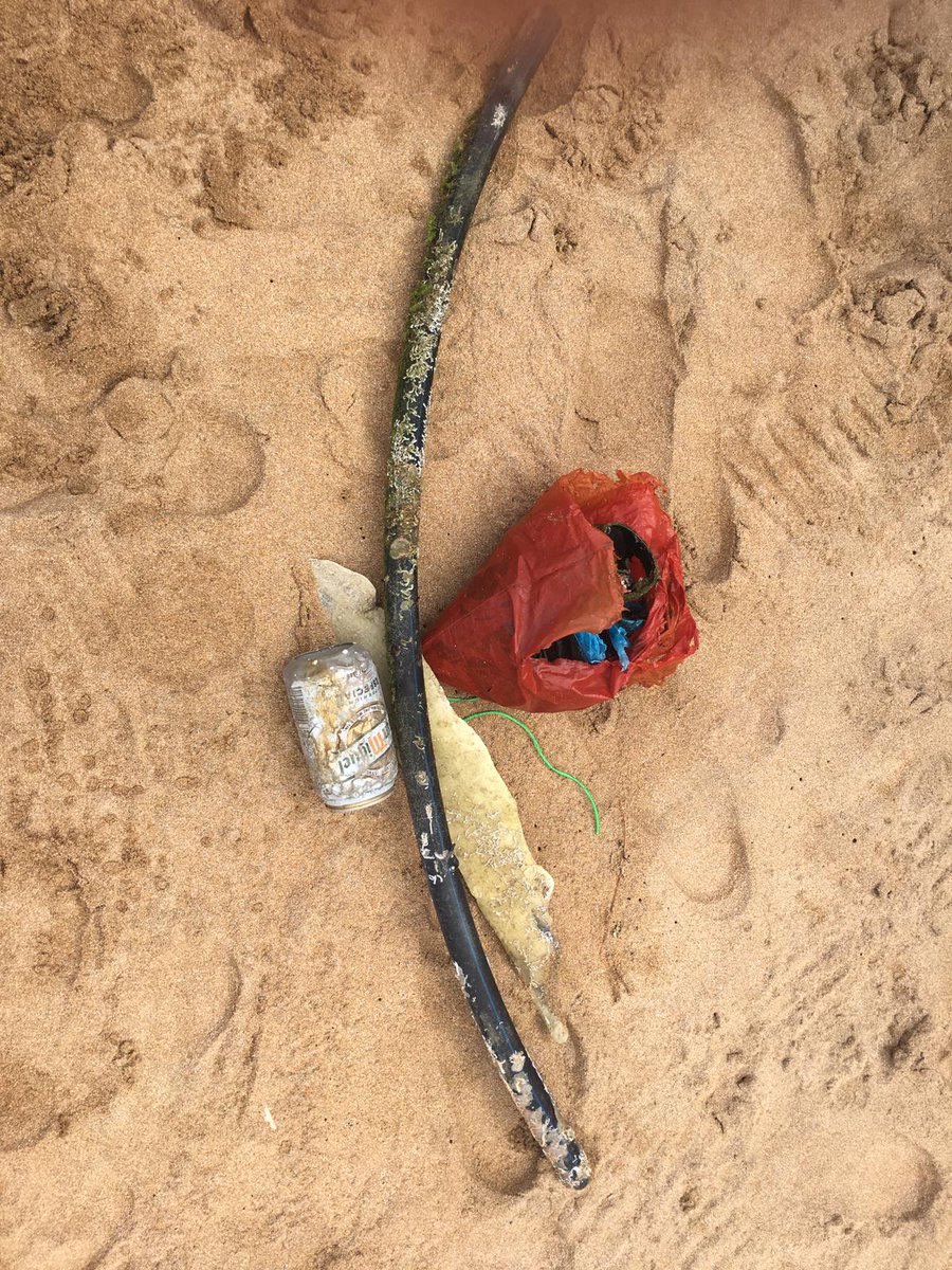 tof_pont's tweet photo. #operacionplasticoff en la playa de zarauz mientras mis hijos buscan cangrejos. Mi pesca de hoy. #setehacaido #reduce #isthisyours @SanMiguel https://t.co/iRziwrB1sW
