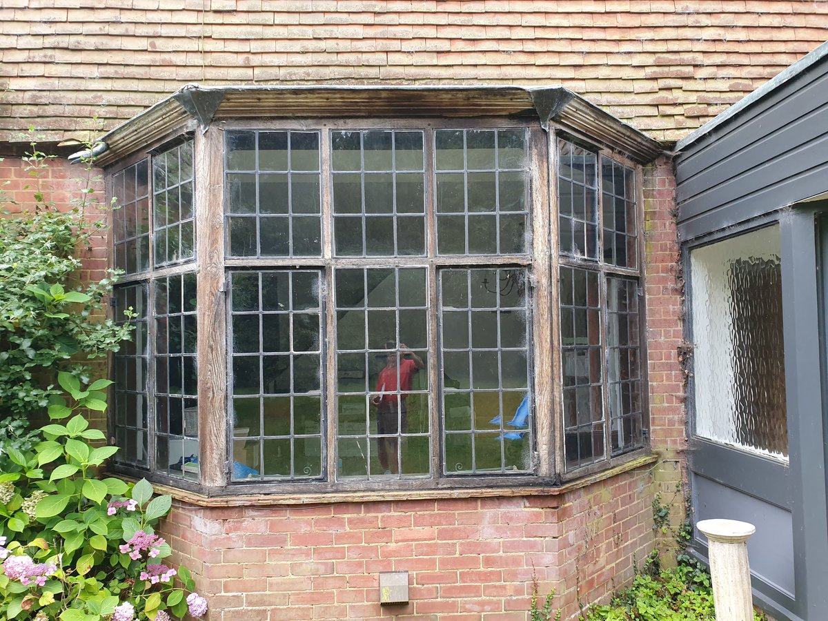 smithers_colin's tweet photo. Site visit this morning for various works at this old property. Can you spot the clever snake outlet? Might need to zoom in #periodproperty #clever #leadroof #maintenance #metalwindows #oakframes #hever https://t.co/gGbiN26t3C