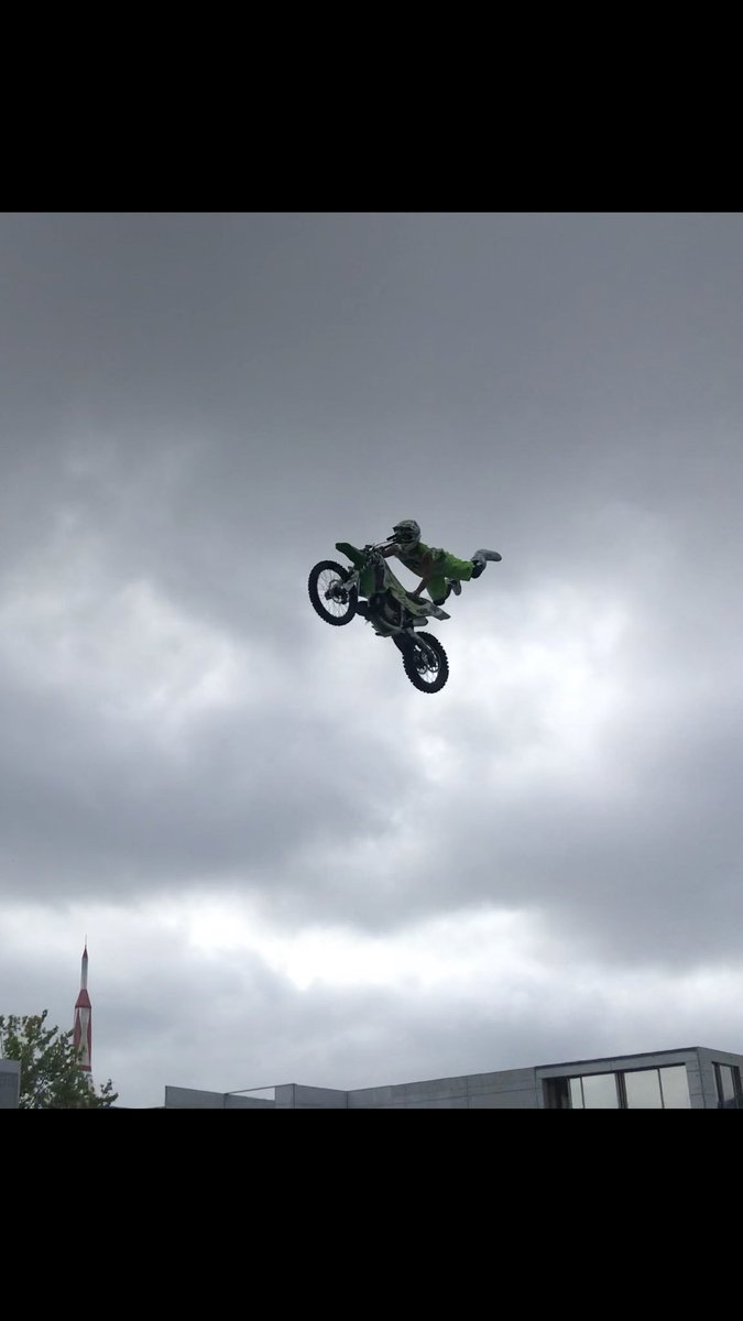 BMX_sin1's tweet photo. 北海道グリーンランドFMXショーケース残り3日‼️
BMXショーケースは2日間無事終わる事が出来て残り1日❗️18日が最終日です❗️
みなさん夏休み最後の思い出にいかがですか?お待ちしております😁
#北海道グリーンランド #FMX #BMX
#sunadaauto #akkism #xpc #versusme https://t.co/I2AZMijgve