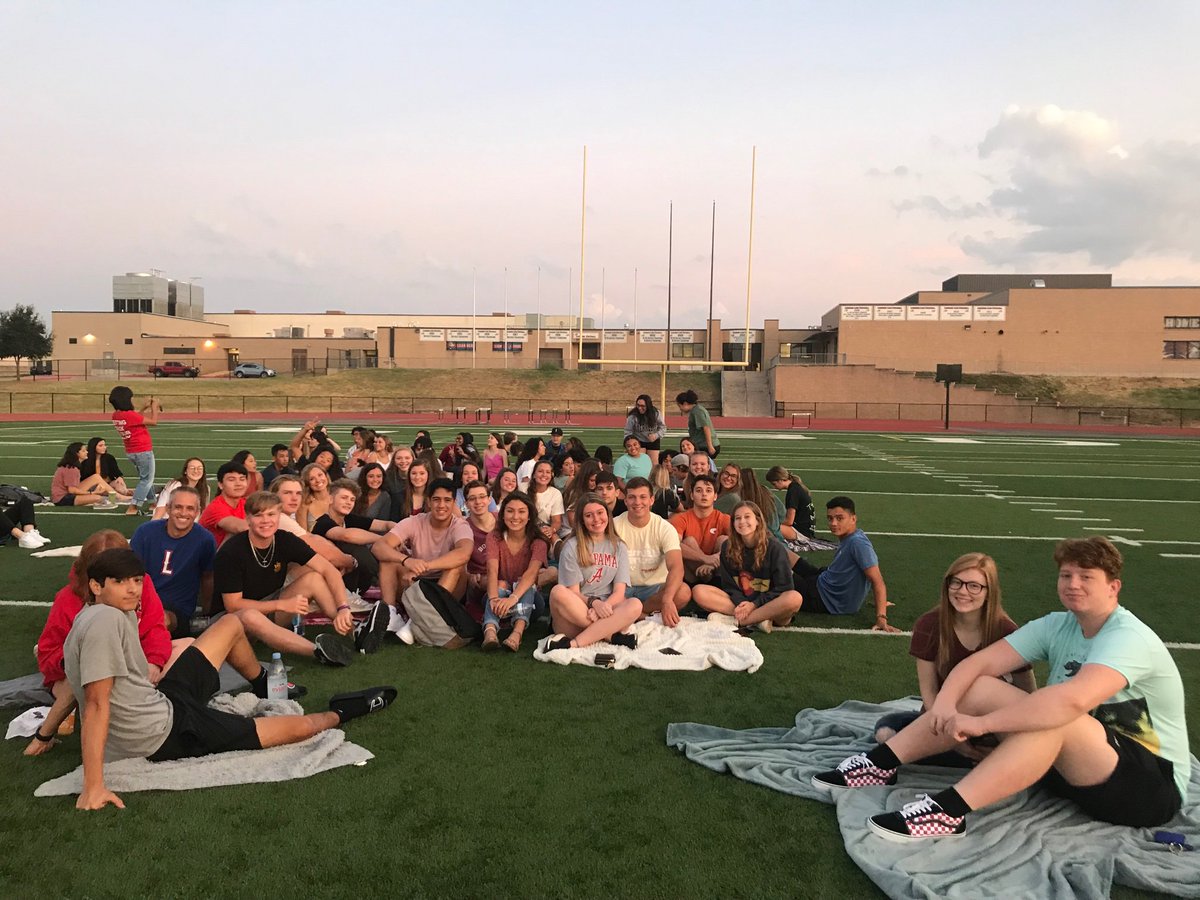 shawnaq's tweet photo. Class of 2020 starting the year together https://t.co/seUO7JIWAI