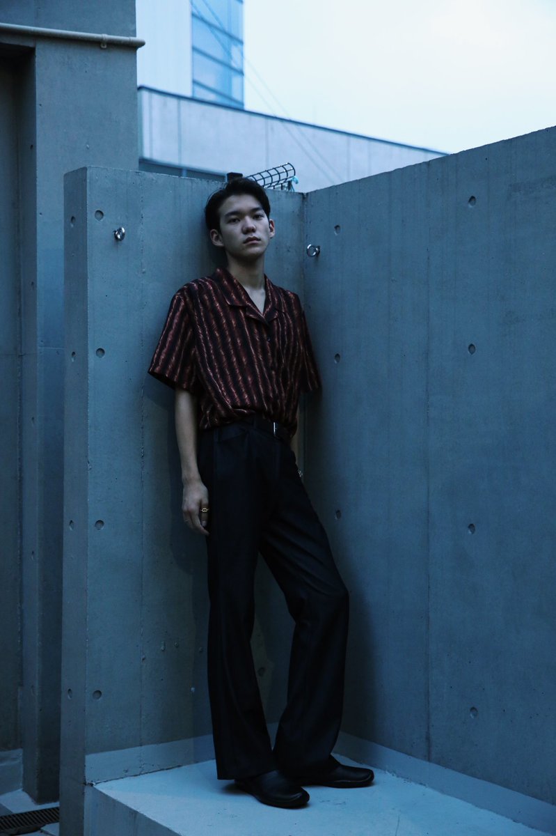 sullentokyo's tweet photo. ONLINE UPDATED

shirt: ZEBRA SHIRT
pants: FLARE TROUSERS
#sullentokyo https://t.co/2k0BvAZr93