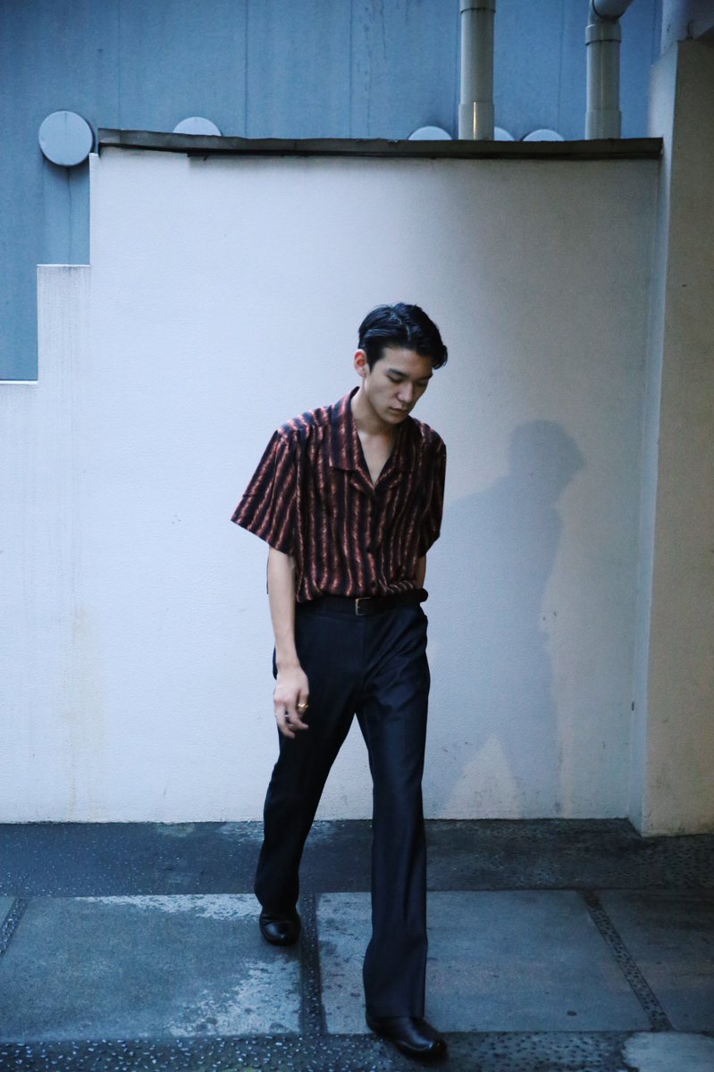sullentokyo's tweet photo. ONLINE UPDATED

shirt: ZEBRA SHIRT
pants: FLARE TROUSERS
#sullentokyo https://t.co/2k0BvAZr93