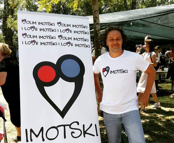 VolimImotski's tweet photo. I #MarioMirković voli Imotski 😍
#volimimotski #cobra #smogovci #imotski https://t.co/8vHocwqSgX