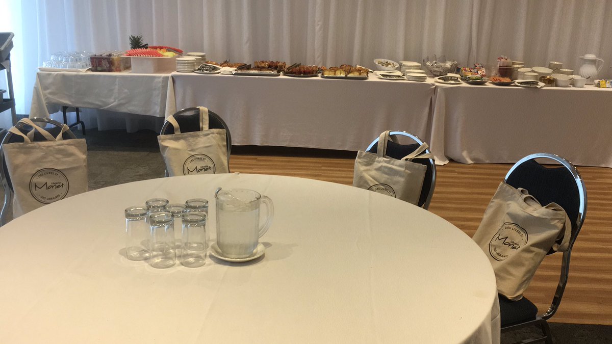 Prêts pour l’atelier petit-déjeuner livresque avec Caroline Billo! Les participants seront gâtés! Merci @LibrairieMonet pour magnifiques sacs cadeaux!!!