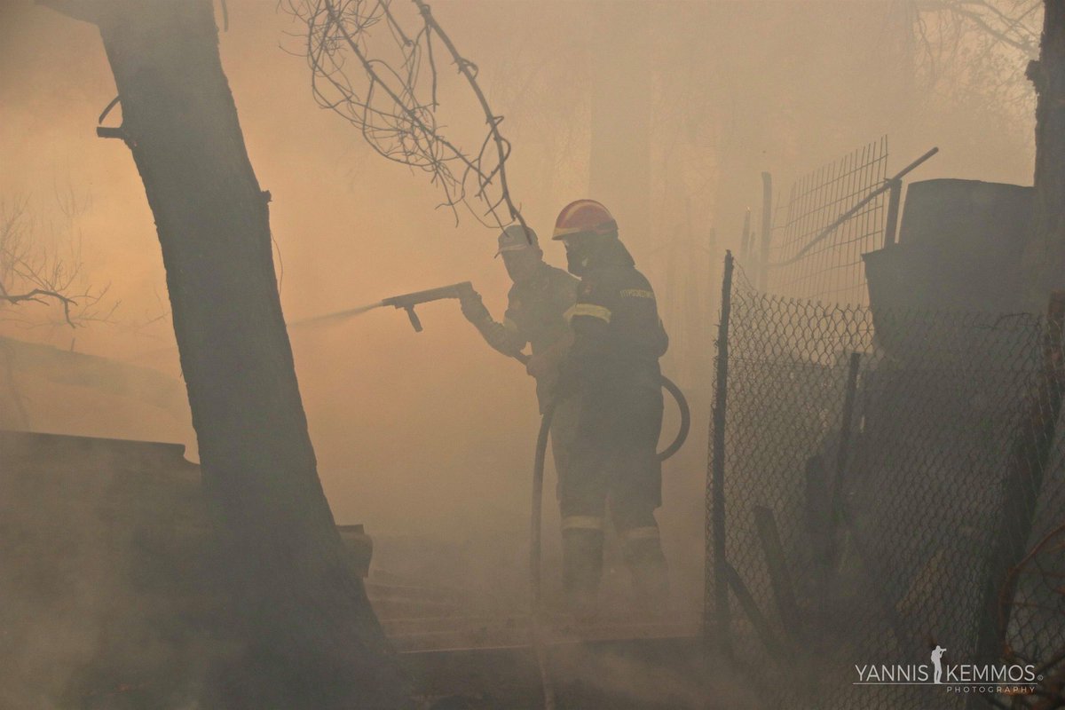 14 Αυγούστου οι πυροσβέστες δίνουν μάχη με τις φλόγες στο Μακρυμαλλη Εύβοιας #greece #evia #fire #firefighter #wildfire #heroes
