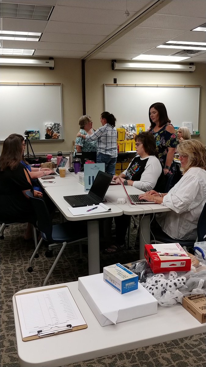 junemariejones's tweet photo. #LeadYCSD IICs committed to #ycsdteam instruction. Participating in STEAM instruction with K-2 teachers. #TeamYCSD @ycsdstem @shutton22 https://t.co/JV2rpbRpNq