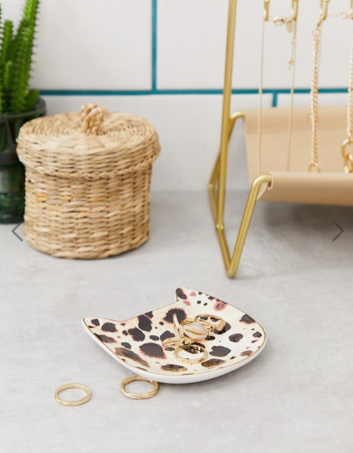 We are now on ASOS!

Head over to their website now to check out our beautiful Nikki Strange WildLife Collection!