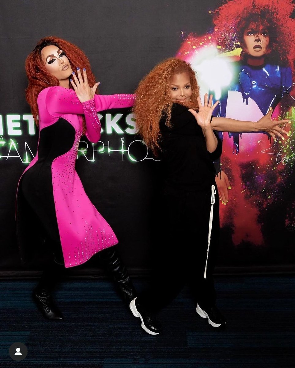 NewAgeGriot26's tweet photo. 😂YO! #JSimone be FAST AF with the #Costumes GO AWFE BOO! U DID THAT 👊🏽😎. #TheFam #JanetJackson #JanFam #Queens #MetamorphosisVegas https://t.co/ipKSHVgQHE