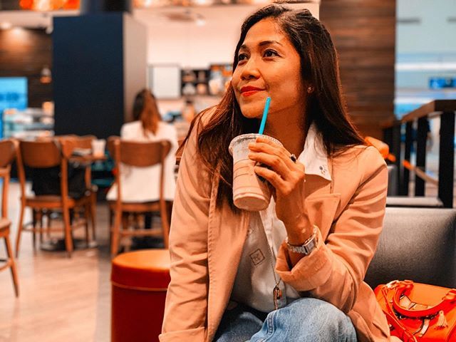 hazelknotss's tweet photo. Me, drifted away in Kdrama lalaland with my favourite Something in the rain OST on cue.
.
.
.
.
.
.
.
#whathazelwears #ootd #fashionista  #style #stylista #lookbook #casualstyle #streetstyle #mobilephotography #fashionmag #stylebible #sg #likeforlikes #i… https://t.co/oQR276WKBj https://t.co/OjfqhO8Rzs