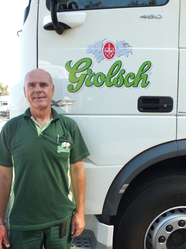 #TuesdayTeamday

Deze week zijn de Heisterkamp chauffeurs in Nederland aan de beurt. Joop Bouwhuis (60 jaar) werkt al 19 jaar als chauffeur bij Heisterkamp en vertelt ons over zijn werk: bit.ly/ChauffeursNLTW