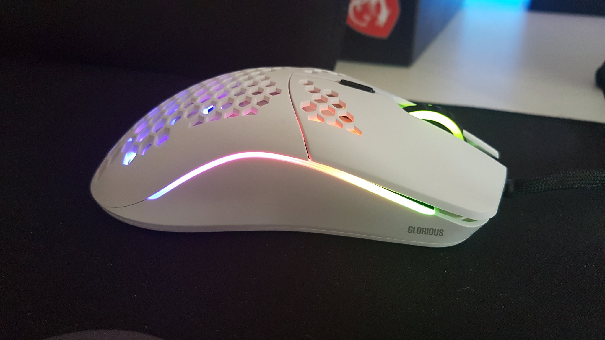 Maryann I Caved Got The Glorious Model O In Matte White And It S Perfect My Mouse Has Ascended Pcmr Gloriousmouse Gloriousmodelo Pcmasterrace T Co 8gyx4lsjbw Twitter