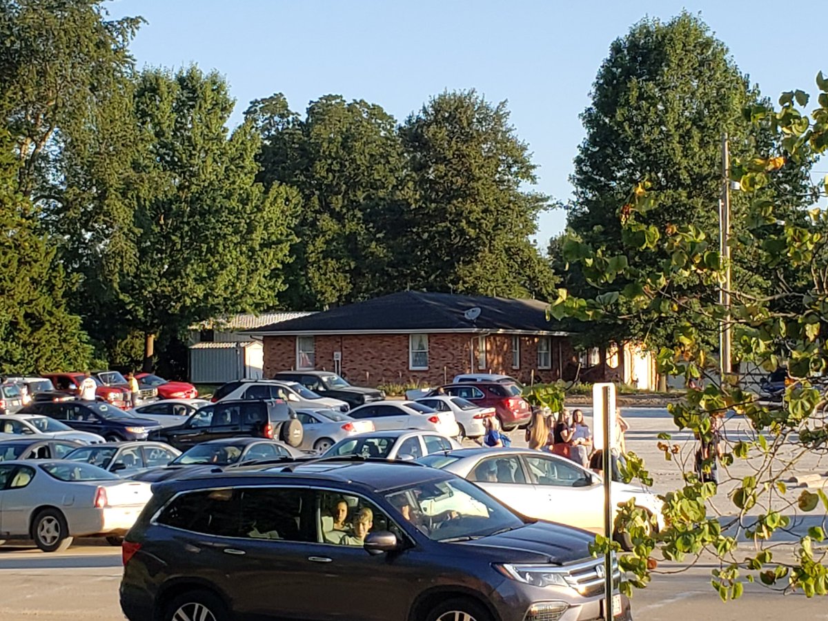 First day of school! Students arriving early #gopirates