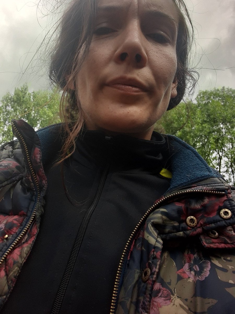 Paola65833658's tweet photo. Weer halve dag gewerkt. Nu lekker binnen chill! @Paola65833658 fijne dag #TwitterNeedsMore #friends 🤪😉💝 https://t.co/g7a4KuN8kY