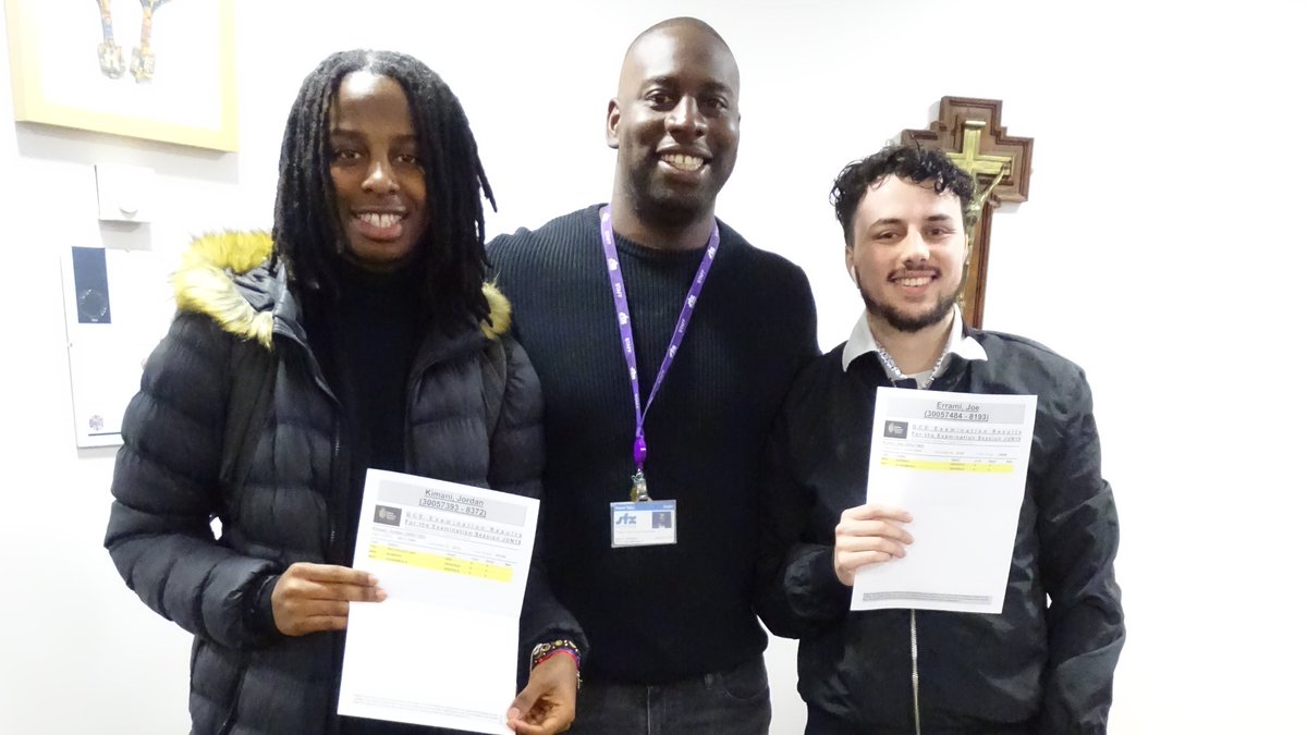 SFX6thForm's tweet photo. RESULTS DAY! SFX is delighted to report A level pass rates rose to 98% & an increase in A & A* results of 3%. 22 A level courses achieved 100% pass rate. 1 in 3 passes achieved the high grades award of A*-B. This is a huge credit to the students! #sfx6thform #resultsday2019 https://t.co/KPWg3yJOZ4