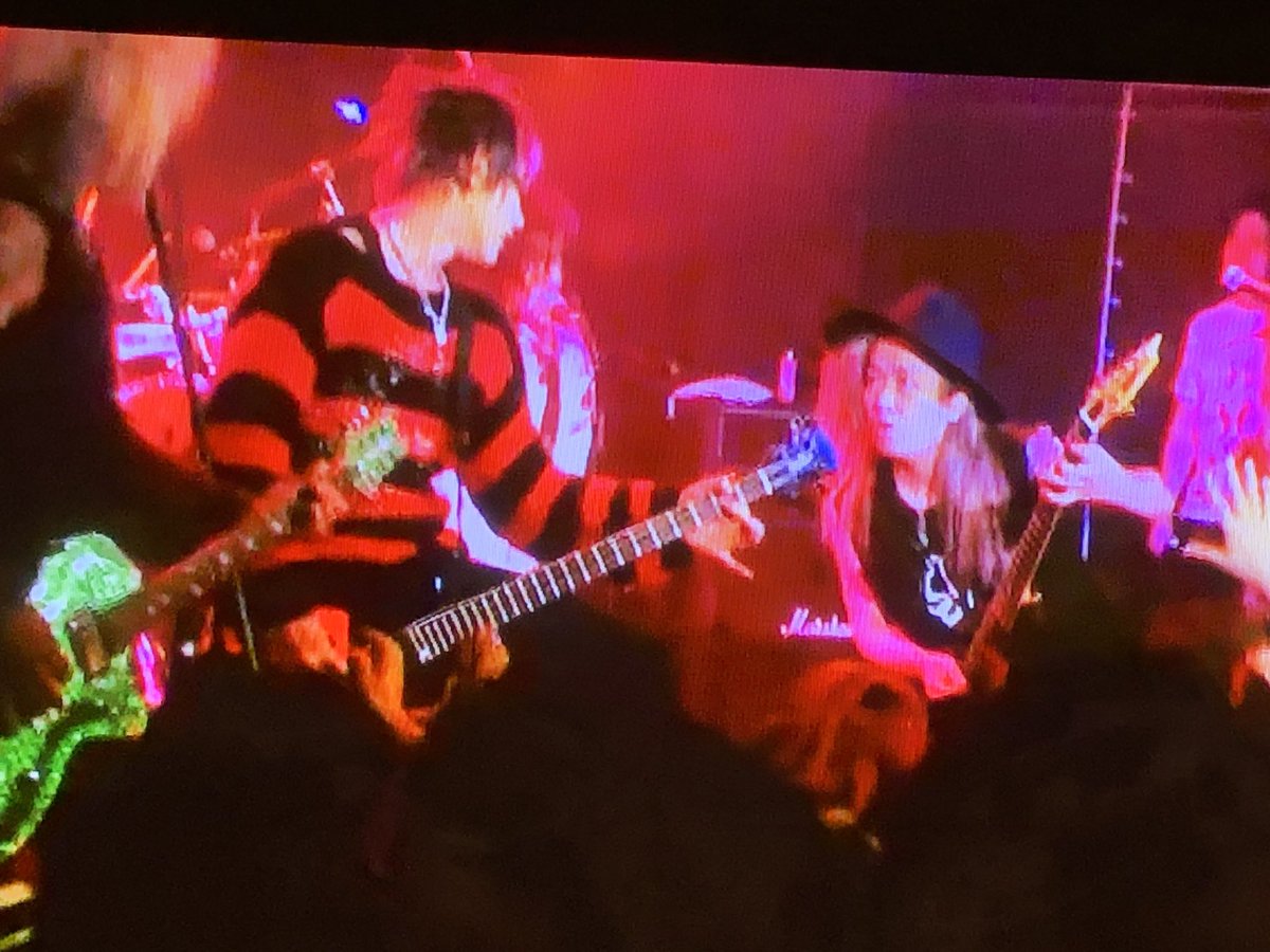 hiroshidesu0214's tweet photo. こないだの鹿鳴館のDVDをシーナさんからいただいたので観てるよ。俺はカッコつけ方が足らんね。次の11/23の京都ではもっとカッコつけれるように練習するよ。シーナさんがラーメン奢ってくれたよ。

チケット発売は今週の土曜10:00からよ。

https://t.co/kHk2SbTxJk https://t.co/4ryPKWzFnT