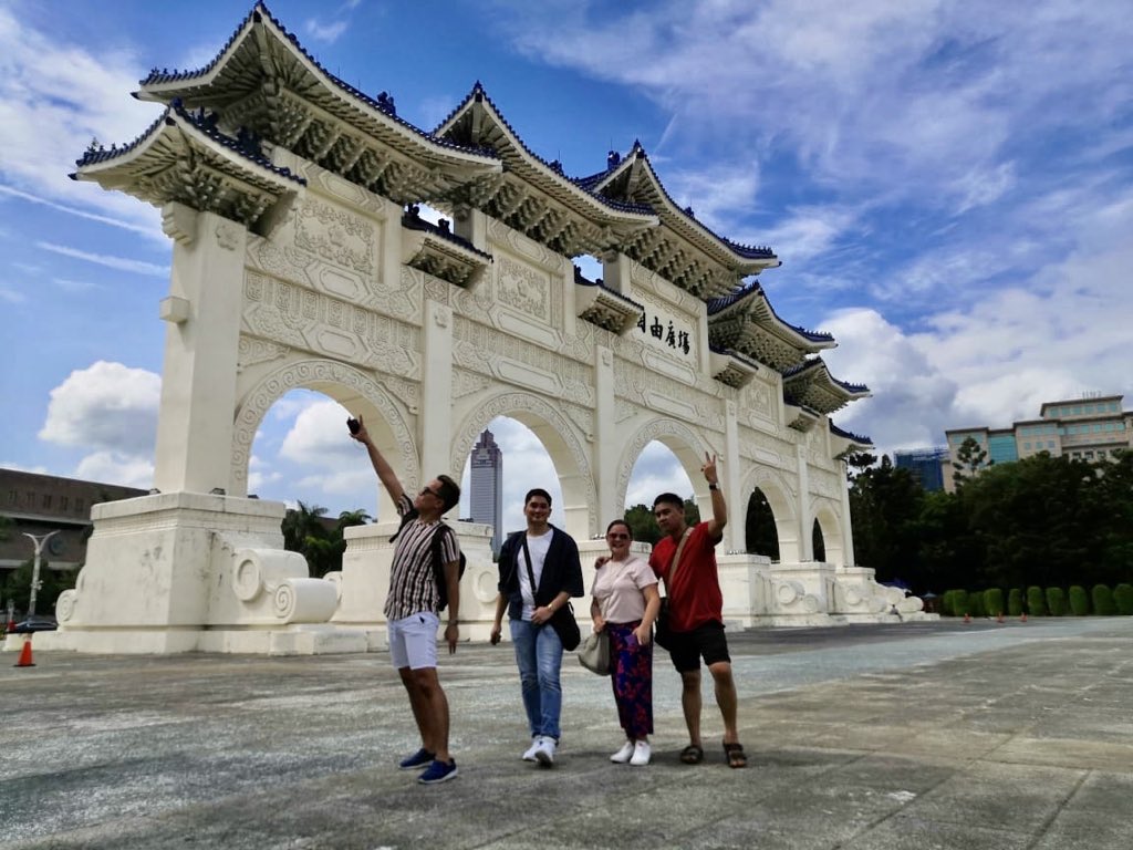 AshamanLester's tweet photo. Do something nice for yourself today. Find some quiet, sit in stillness, breathe. Put your problems on pause. You deserve a break.
#Taiwan2019 #Taipei101 #ChiangKaiShek #RewardsOfHardWork #PangetAtAko https://t.co/9c05DolG7p