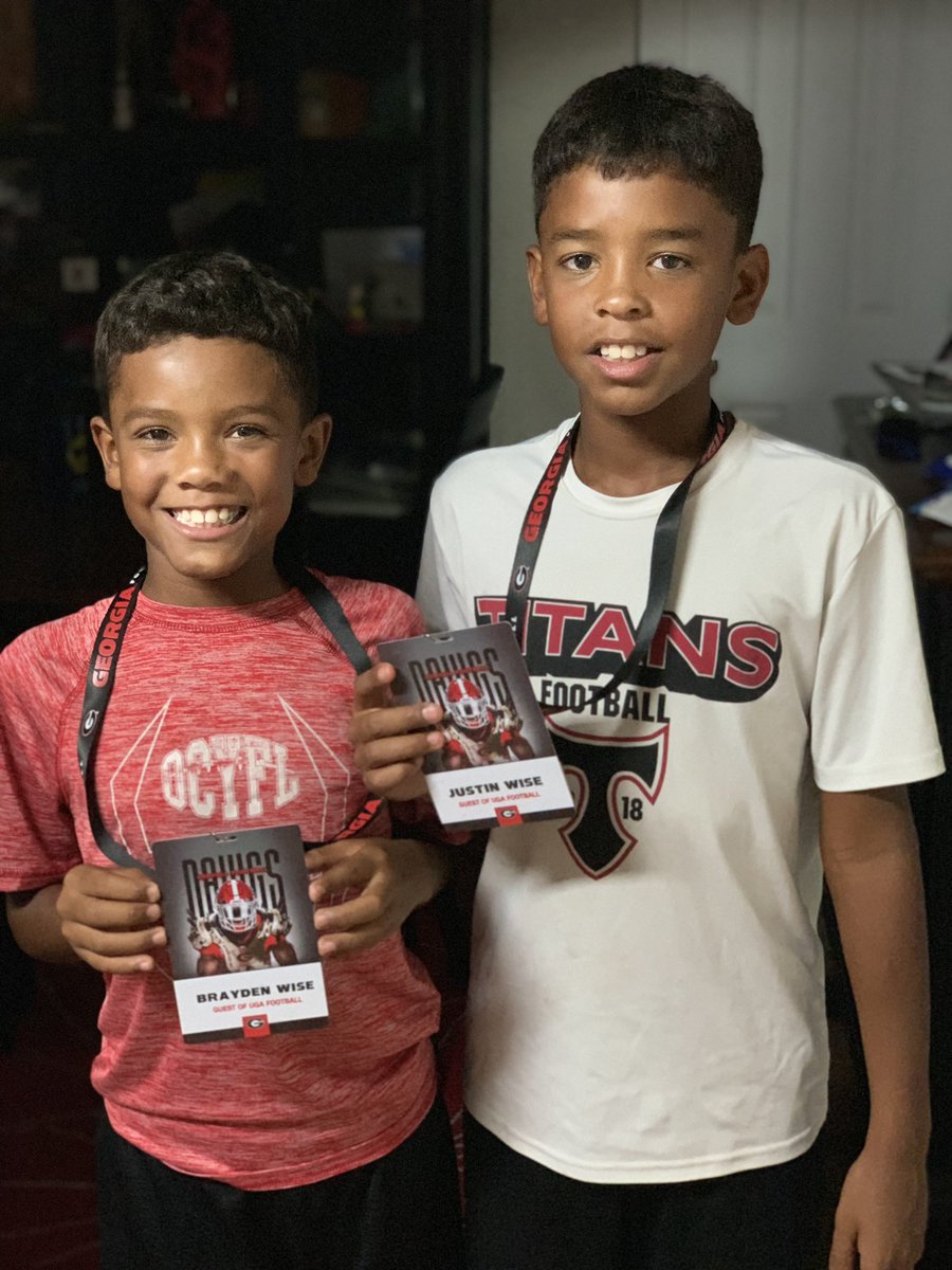 2_bwise's tweet photo. Titans #7 ❤️🖤🏈🐾 https://t.co/ItWOrphOmN
