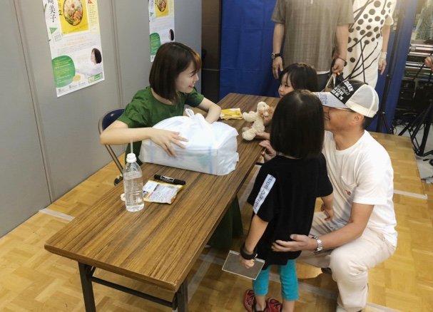 半崎美子 Ar Twitter 三重県四日市市 日永カヨーショッピングセンターへ来てくれた皆さん 本当に有難うございました 皆さんの思いを受け取れ たこと お盆のこの時期に サクラ 卒業できなかった君へ や 一緒の星 を届けることができたこと 歌が結んでくれた