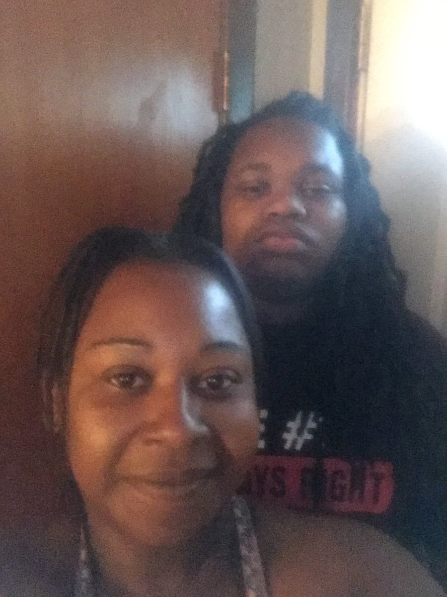 MontessoriAngel's tweet photo. #MSBFirstDay My son Ronnie Jr Cross first day as a Sophomore OMG I am excited ๐ and Nervous ๐ฉ But He a awesome kid #westsideHighSchool https://t.co/H5YqCCF6R6