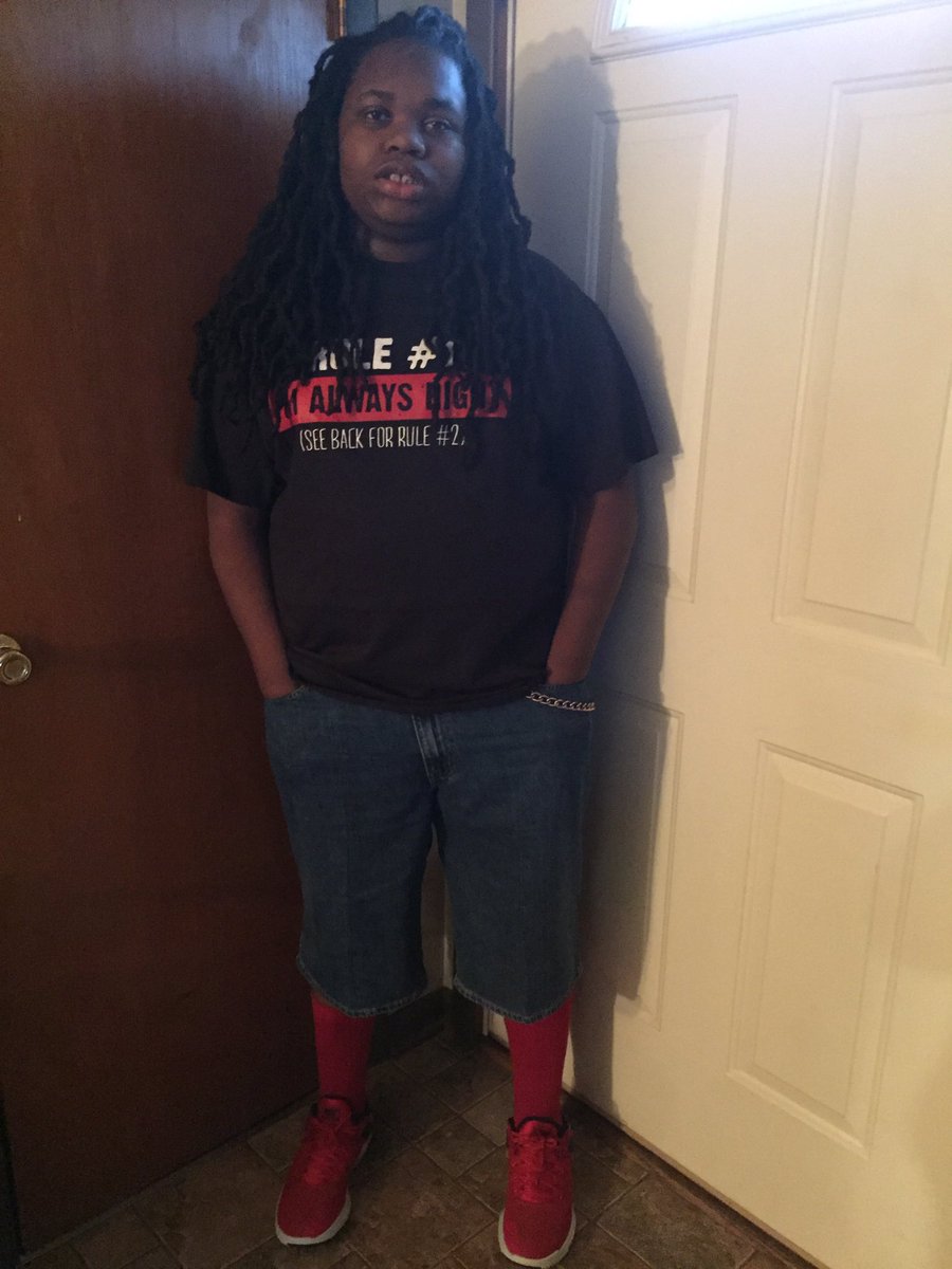 MontessoriAngel's tweet photo. #MSBFirstDay My son Ronnie Jr Cross first day as a Sophomore OMG I am excited ๐ and Nervous ๐ฉ But He a awesome kid #westsideHighSchool https://t.co/H5YqCCF6R6