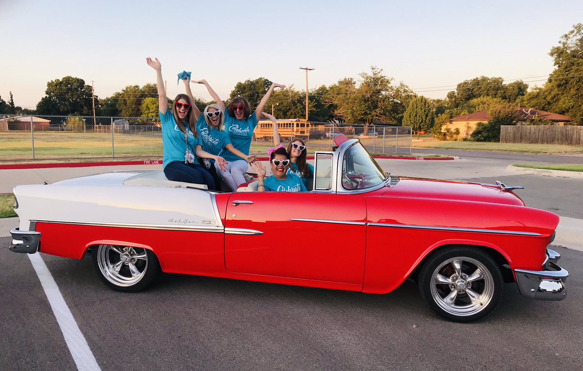 TayyyyTommm's tweet photo. Johnston Kinder Team is ready to celebrate, SURIOUSLY!!! #CelebrateAISD #AISDCarpool @gerrybrooksprin !!!! https://t.co/D31HmsQEUg