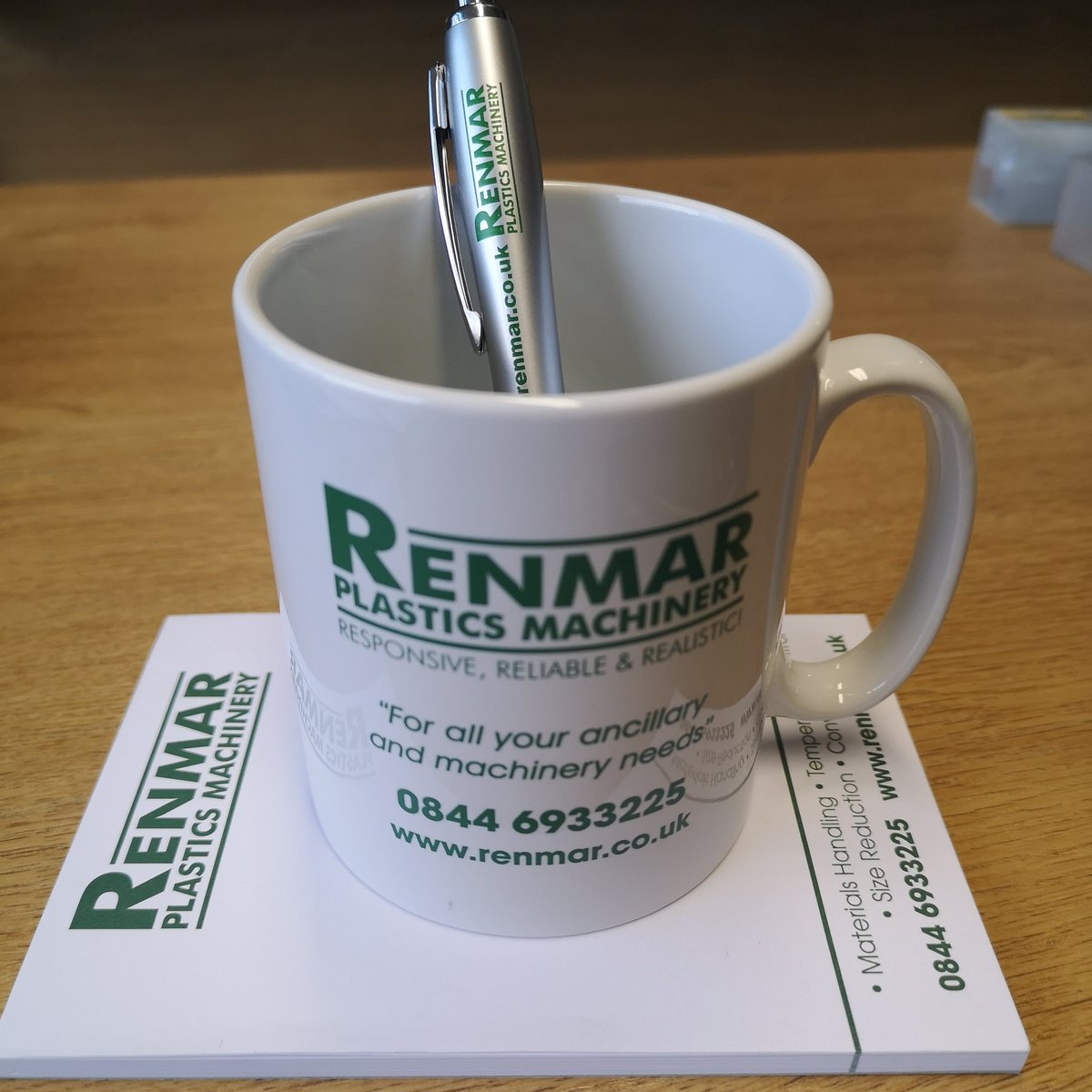 DSM_ne's tweet photo. Free gifts sent to us here at DSM today thanks @renmarplastics any free stuff always appreciated 😊#plasticproducts #plasticinjectionmolding #injectionmolding #instamachinist #tooling #cncmachining #cnc https://t.co/KvMpJWxfY2