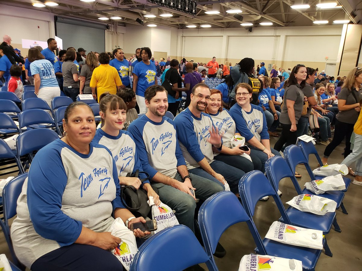 Ashley_Dolphins's tweet photo. 2019-2020 CCS Convocation - Let's go!!! #godolphins #bestyearyet #positivefuncrew https://t.co/ZOcAQuxMPd