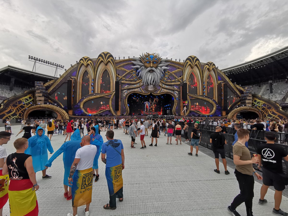 LauraDJsArena's tweet image. #UntoldMagic ❤️🇹🇩