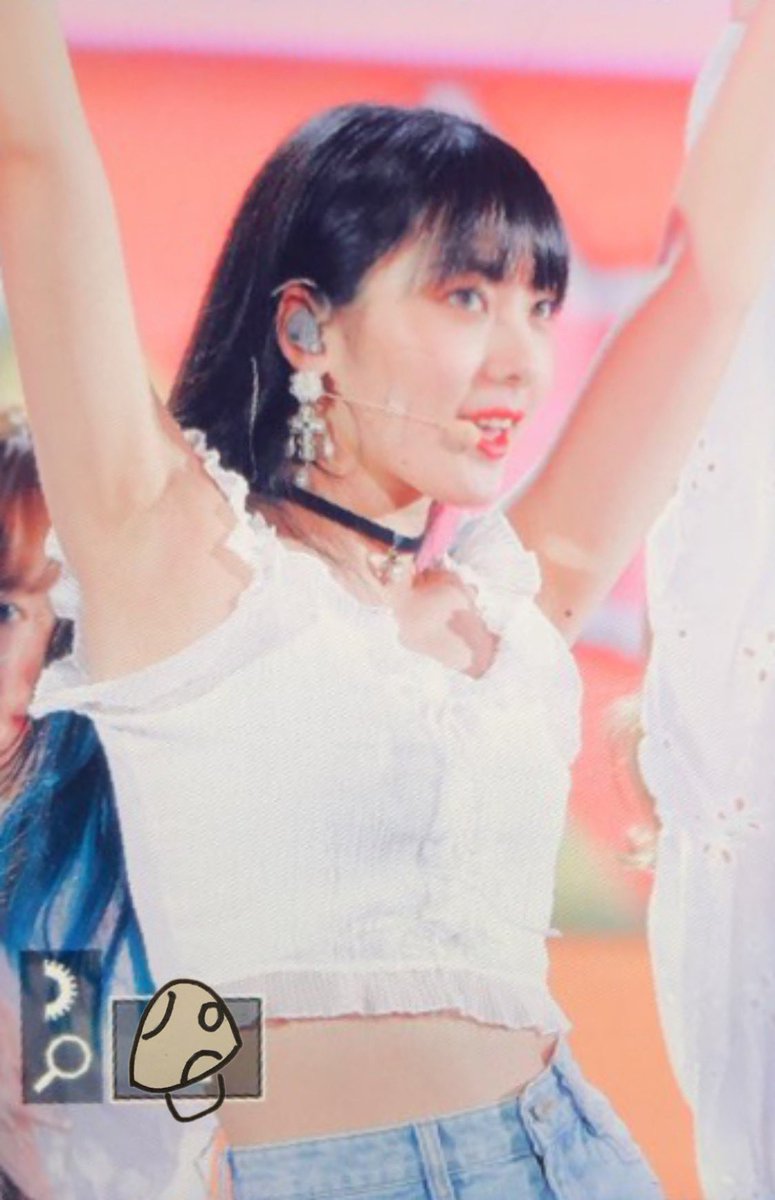 190815 케이월드 페스타 프리뷰

환절기도 아닌데 꽃가루 알레르기 때문에 코가 간지럽네 효정이가 꽃이라서 그런가🥰

#위키미키 #WEKIMEKI #루시 #노효정