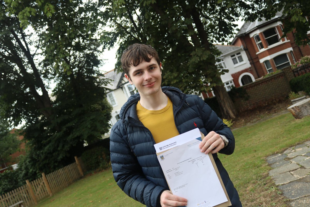 SJCSouthsea's tweet photo. Well done to Elliott on a fantastic set of results (A,A,B)! He is now off to study History and Politics at @UniofExeter! #alevelresultsday #studentsthrive https://t.co/hkKaYqRJYN
