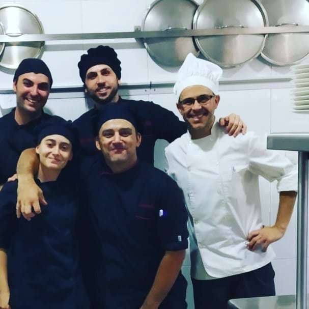 No están todos los que son pero los que ven en la foto son geniales. ¡EQUIPAZO EUSTAQUIO BLANCO! 👨‍🍳👨‍🍳👨‍🍳👨‍🍳