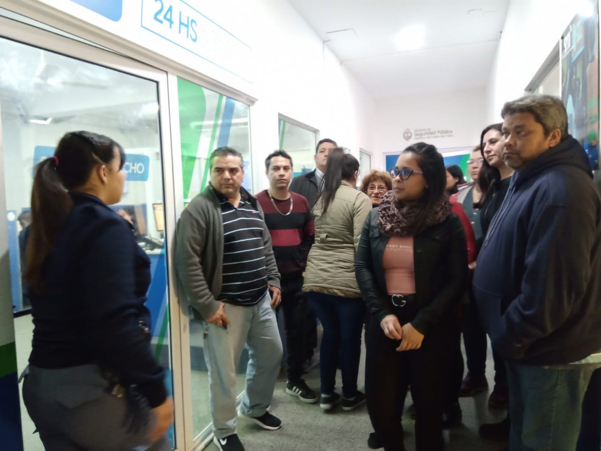 subsepartcomyg's tweet photo. Cada miércoles desde @SeguridadChaco visitamos las instalaciones del 911 y el centro de Videovigilancia. Con el fin de conocer mejor su funcionamiento, en esta oportunidad, acompañamos a integrantes del #ForoVecinal 4a zona oeste.
@domingopeppo
@ChacoGobierno
@FantinNestor https://t.co/maIa5CDiQi
