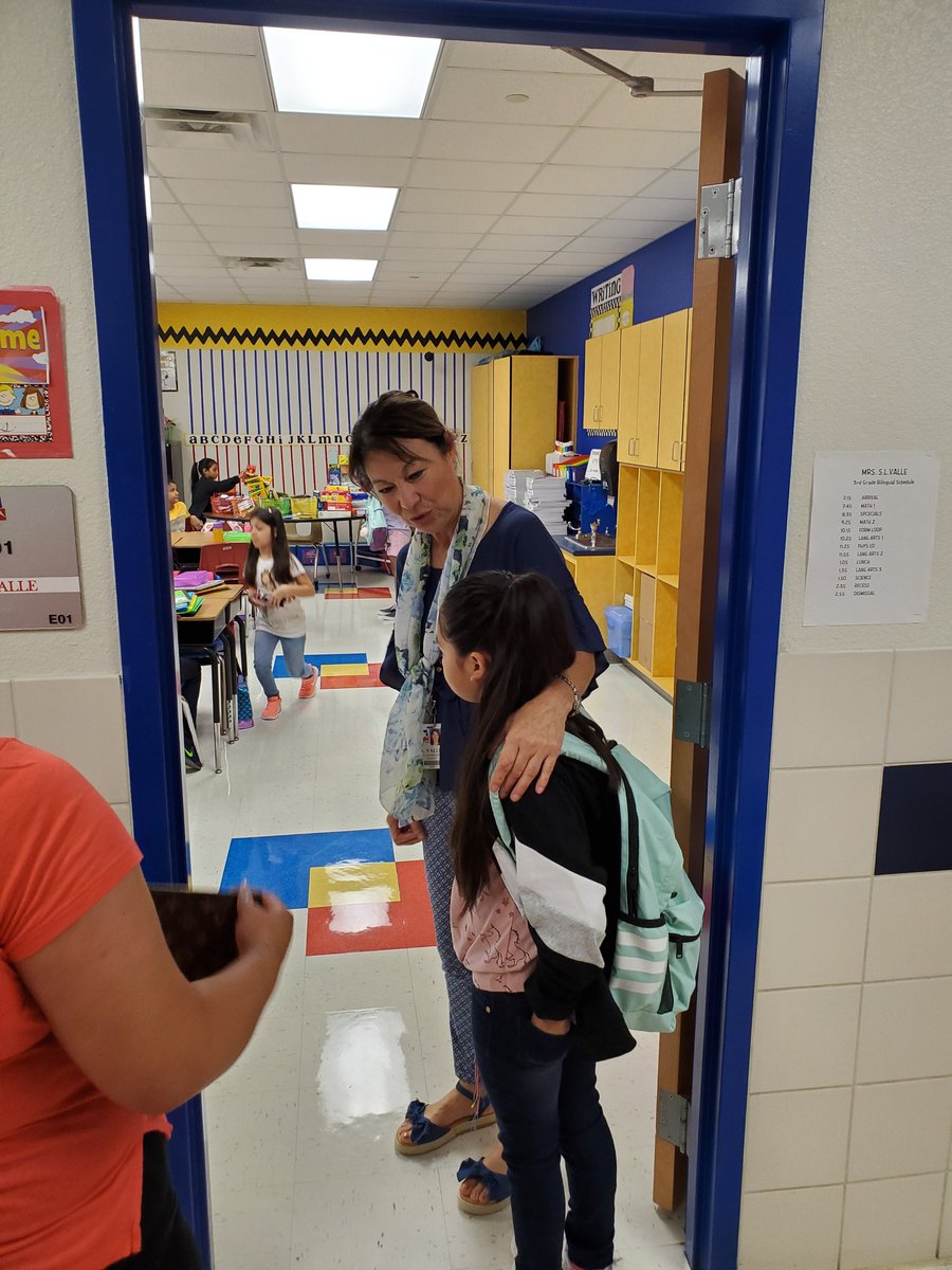 As faculty, staff, and administrators in Hays CISD welcome 20,000+ students back to school. What a beautiful things to see! We have an awesome group of educators who take pride in developing the future leaders of our community. #HaysCISDPrideBeginsWithYou 
#HopeDealers 
#Hays2020